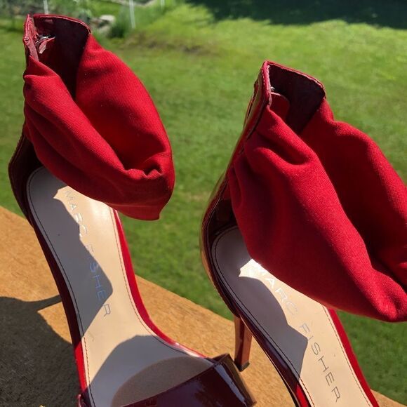 Marc Fisher red patent leather zip back pumps heel - Picture 2 of 9